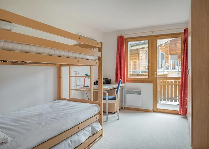 Апартаменты Camelot 4 *