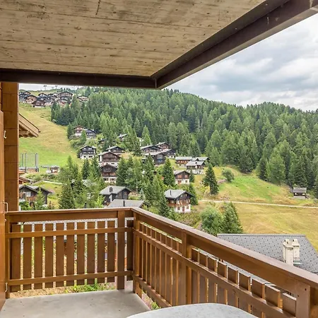 Apartament Camelot 4 *